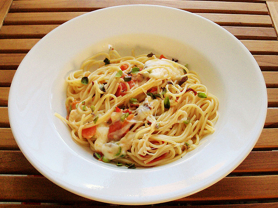 Spaghetti mit Tomaten Mozzarella - Kochen Gut | kochengut.de