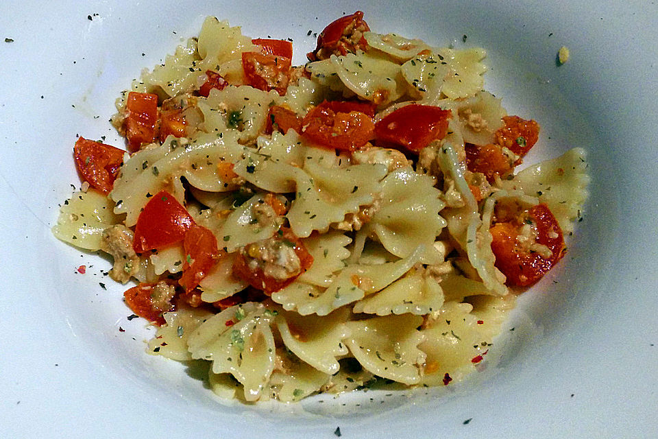 Spaghetti mit Tomaten Mozzarella Spaghetti mit Tomaten Mozzarella