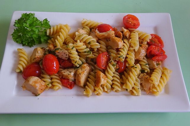 Fusilli mit frischer Hähnchenbrust von julianschraeder| Chefkoch