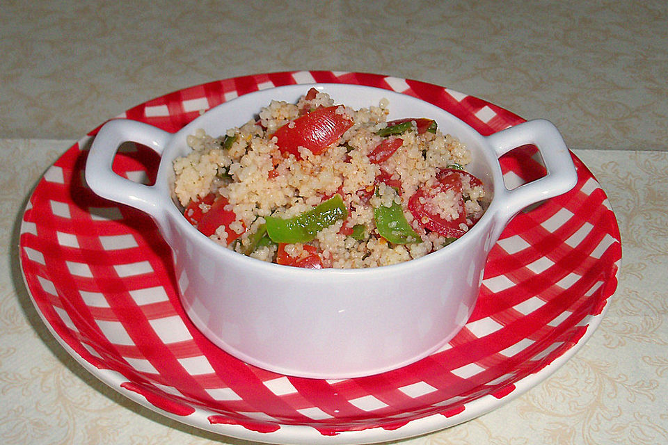 Couscous mit Tomate und Paprika