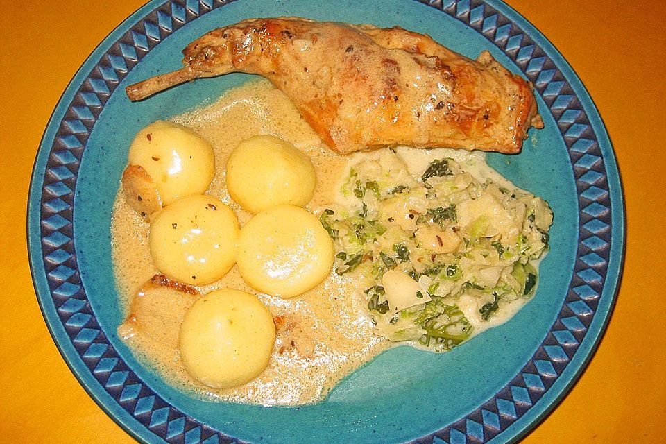 Kaninchenkeulen mit weißer Sauce