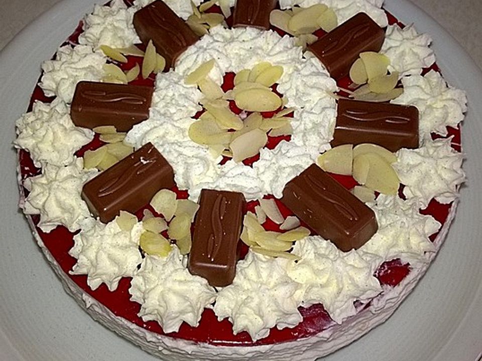Kleine Erdbeer-Yogurette Torte mal anders von Ela2809| Chefkoch