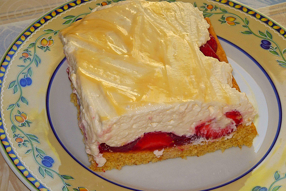 Erdbeerkuchen auf dem Blech