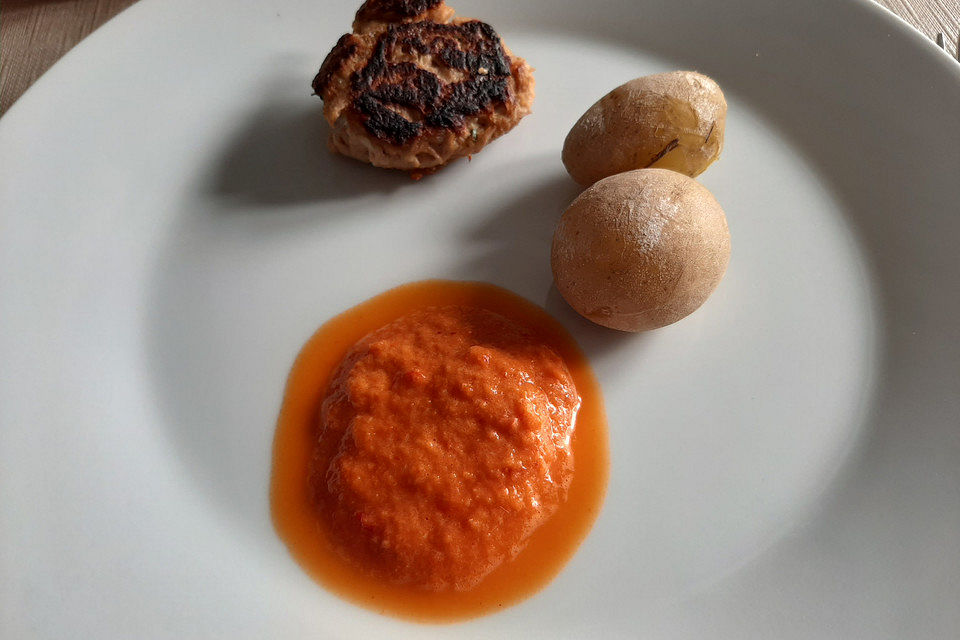 Kanarische Kartoffeln mit roter Mojo-Sauce