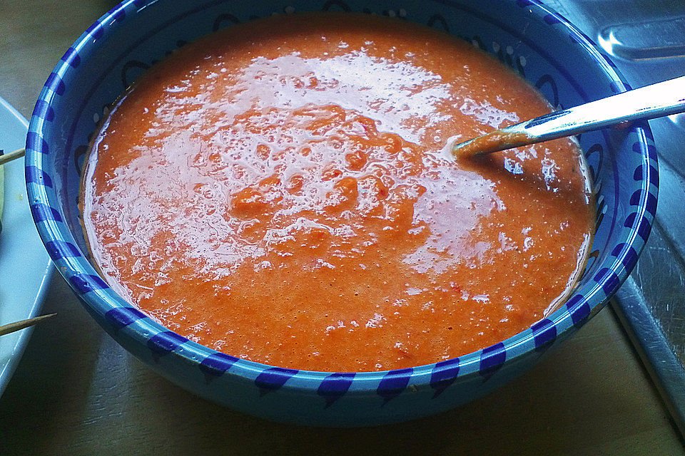 Kanarische Kartoffeln mit roter Mojo-Sauce