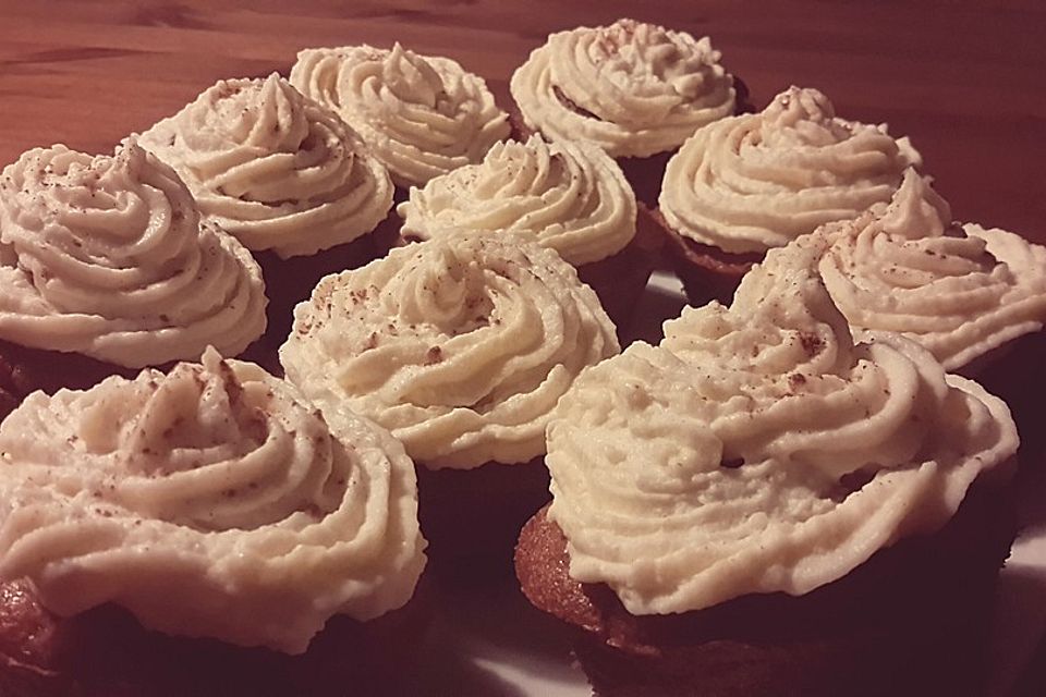 Apfel-Amaretto-Cupcakes