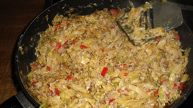 Weißkohl-Hackfleisch-Pfanne von grün-weiß84