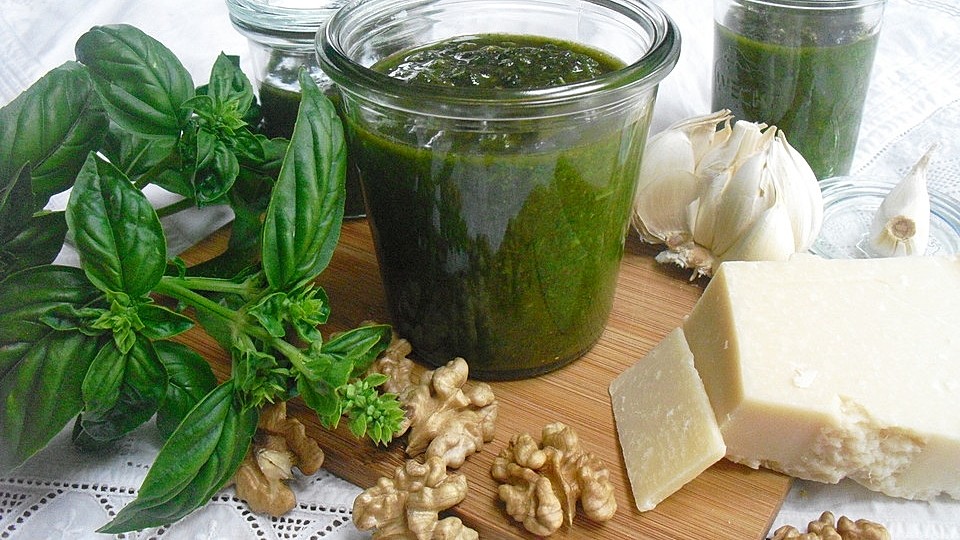 Walnuss Basilikum Pesto Von Pralinchen Chefkoch 