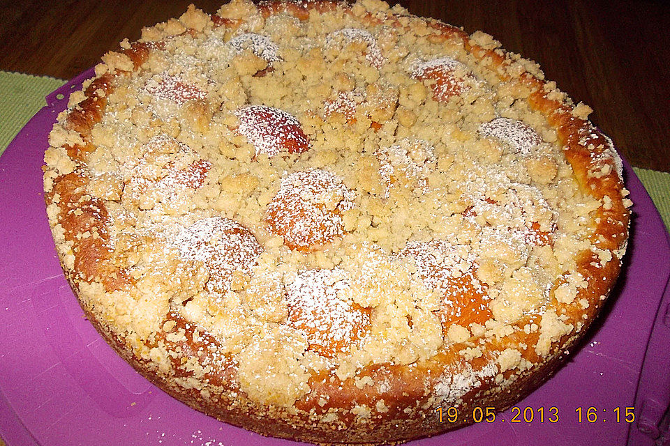 Aprikosen-Vanillecreme-Streusel Blechkuchen