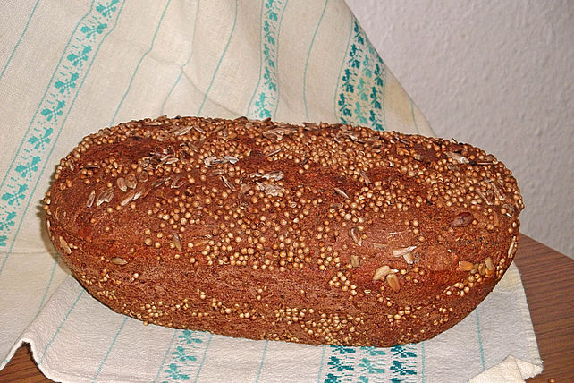 Roggen-Dinkel-Buchweizenbrot mit Walnüssen von Chesstanja| Chefkoch
