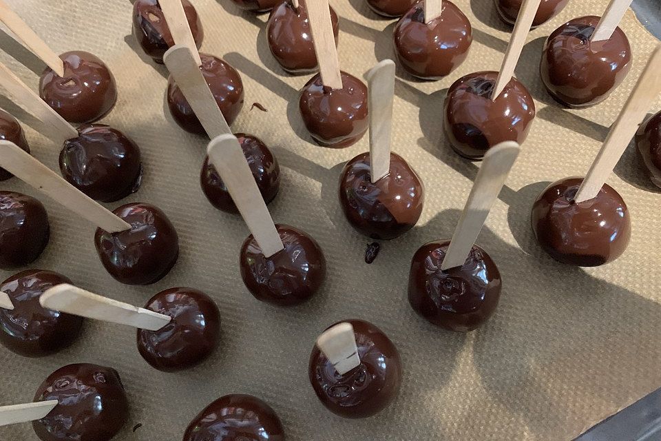 Cake-Pops mit Nutella-Frosting