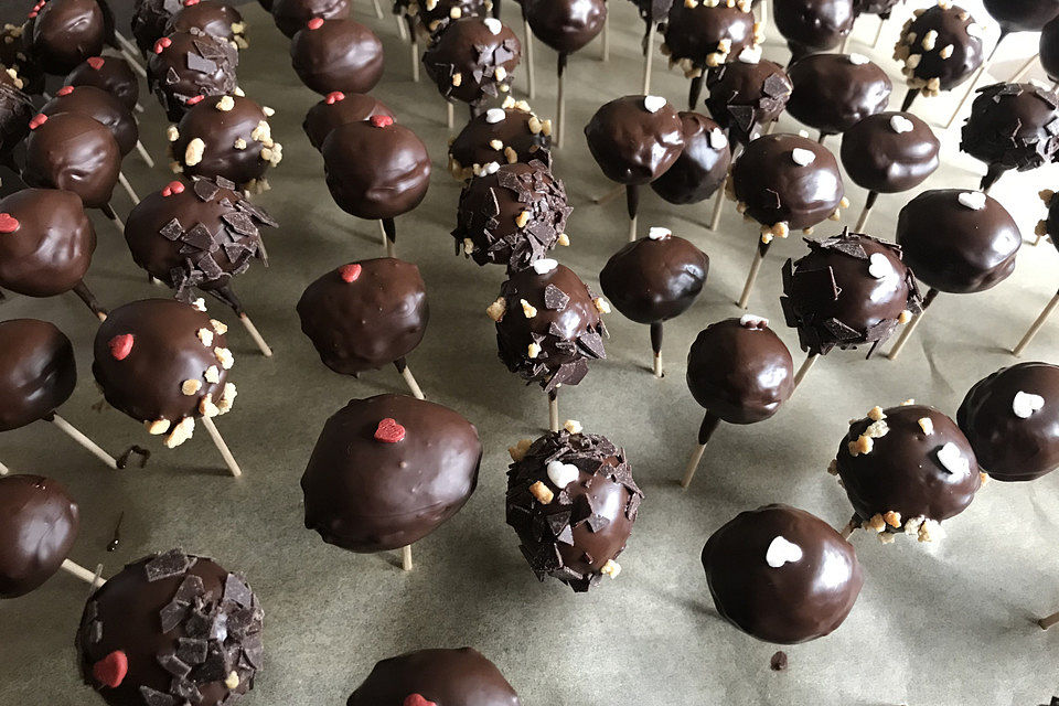 Cake-Pops mit Nutella-Frosting