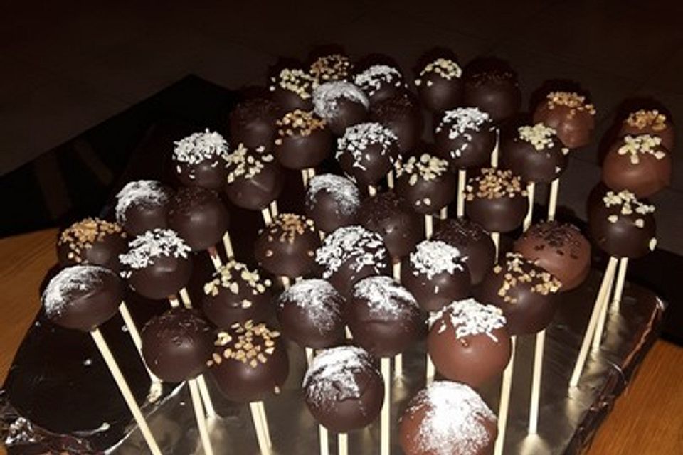 Cake-Pops mit Nutella-Frosting