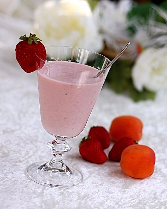 Healthy Berry Milkshake