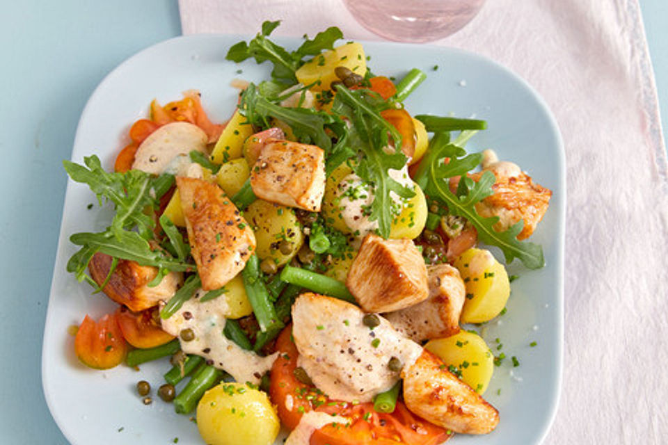 Hähnchenfilet mit Kartoffel-Bohnen-Salat