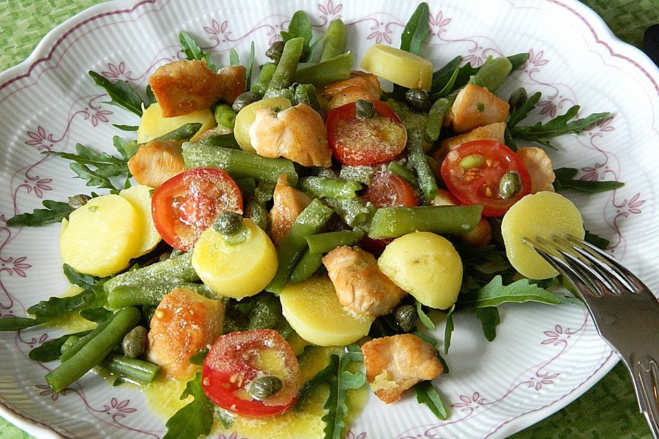 Hähnchenfilet mit Kartoffel-Bohnen-Salat