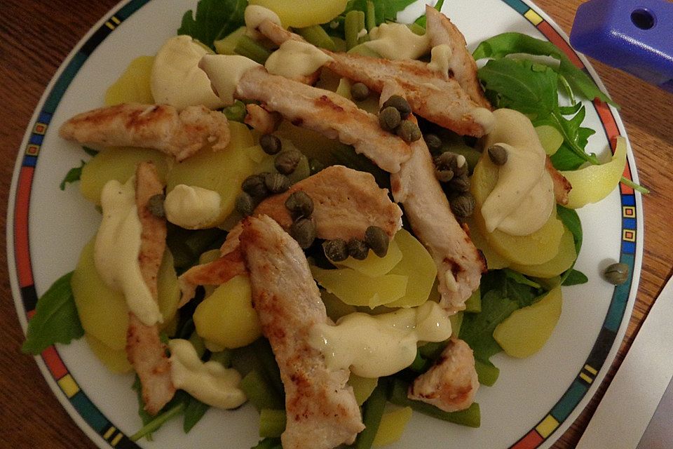 Hähnchenfilet mit Kartoffel-Bohnen-Salat