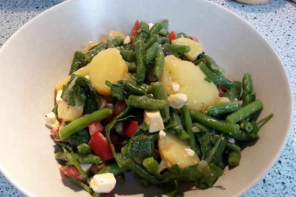 Hähnchenfilet mit Kartoffel-Bohnen-Salat