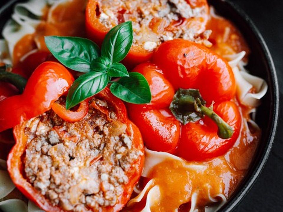 Gefüllte Paprikaschoten mit Hack und Feta von ceyenne| Chefkoch