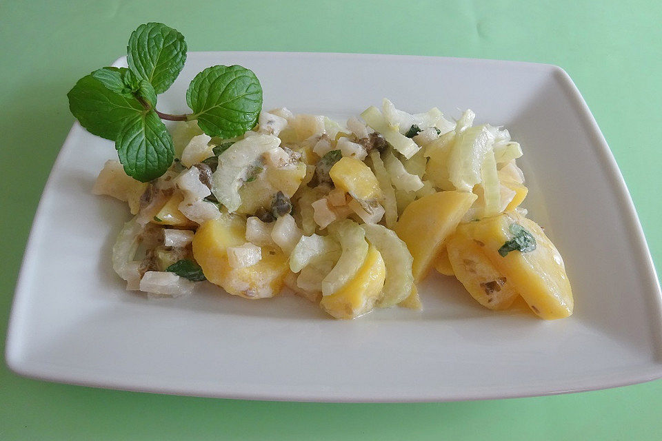 Frischer, sommerlicher Kartoffelsalat