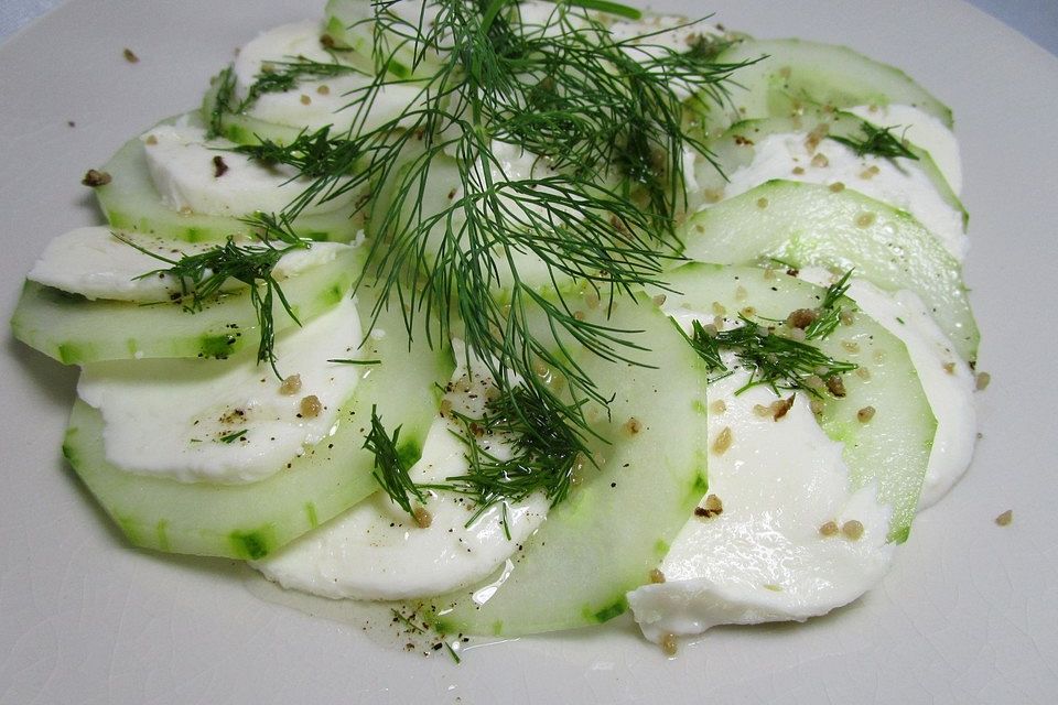 Gurken-Mozzarella Salat