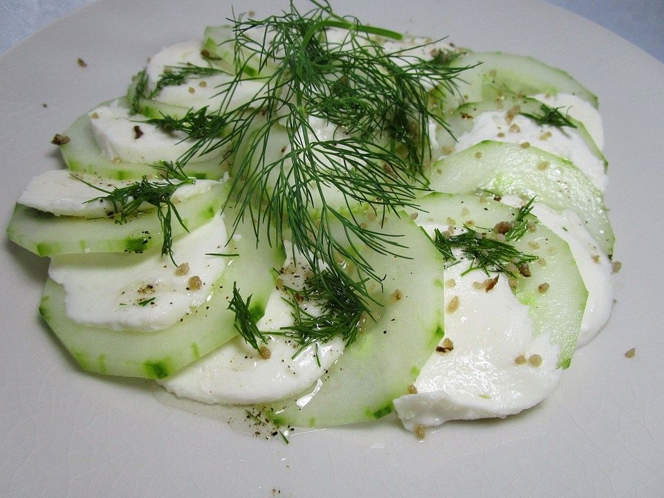 Gurken-Mozzarella Salat von NiniDieKochUndBackmaus| Chefkoch