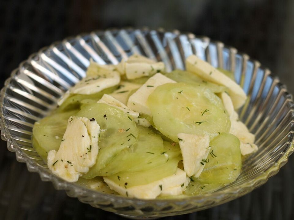 Gurken-Mozzarella Salat von NiniDieKochUndBackmaus| Chefkoch