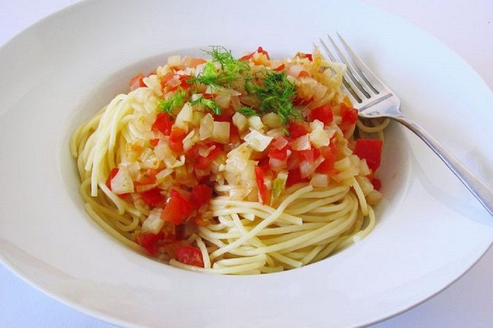 Spaghetti mit Fenchel-Tomatensugo