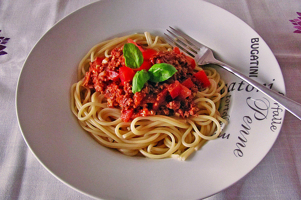 Ricotta-Nudeln mit Bolognese-Sugo