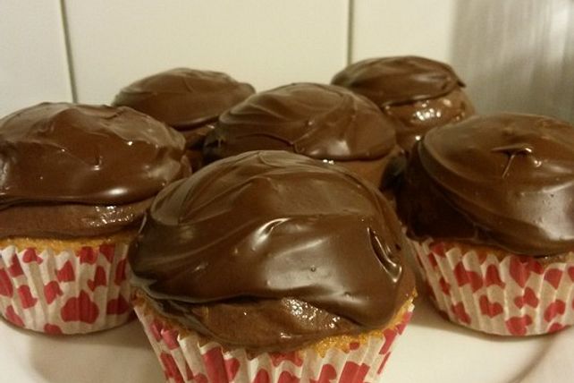 Mini-Cupcakes mit Nougat-Frosting von montroig| Chefkoch