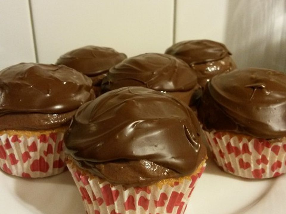 Mini-Cupcakes mit Nougat-Frosting von montroig| Chefkoch