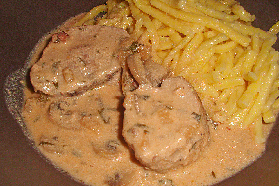 Schweinefilet mit Pilzen und Spätzle