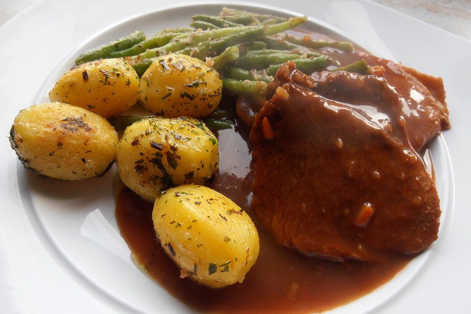 Schweinenackenbraten aus dem Römertopf