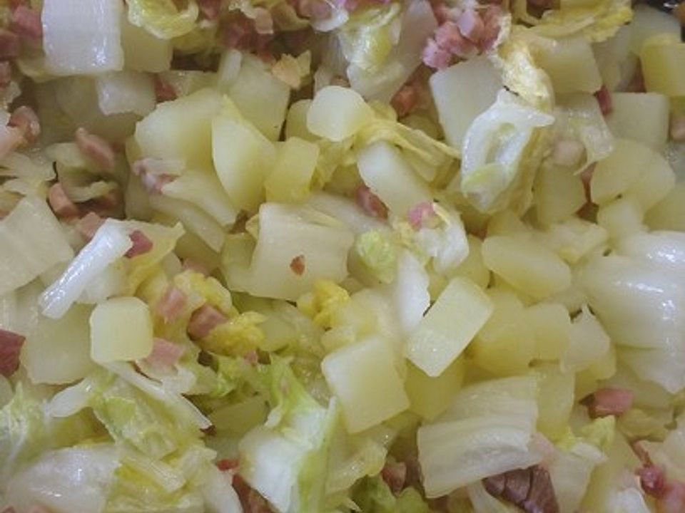 Chinakohl mit Kartoffeln, Speck und Sour Cream von Shawna| Chefkoch