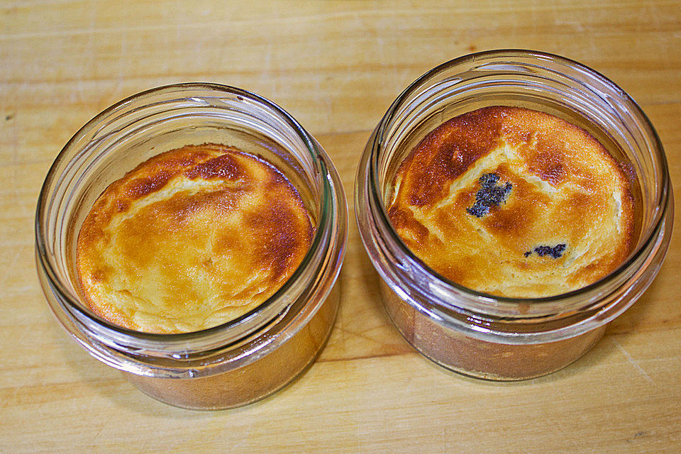 Käse-Mohn-Aprikosenkuchen im Glas