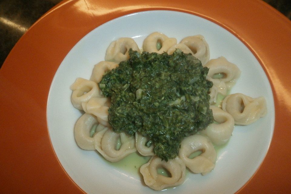 Tortellini in Spinat-Schinken Soße