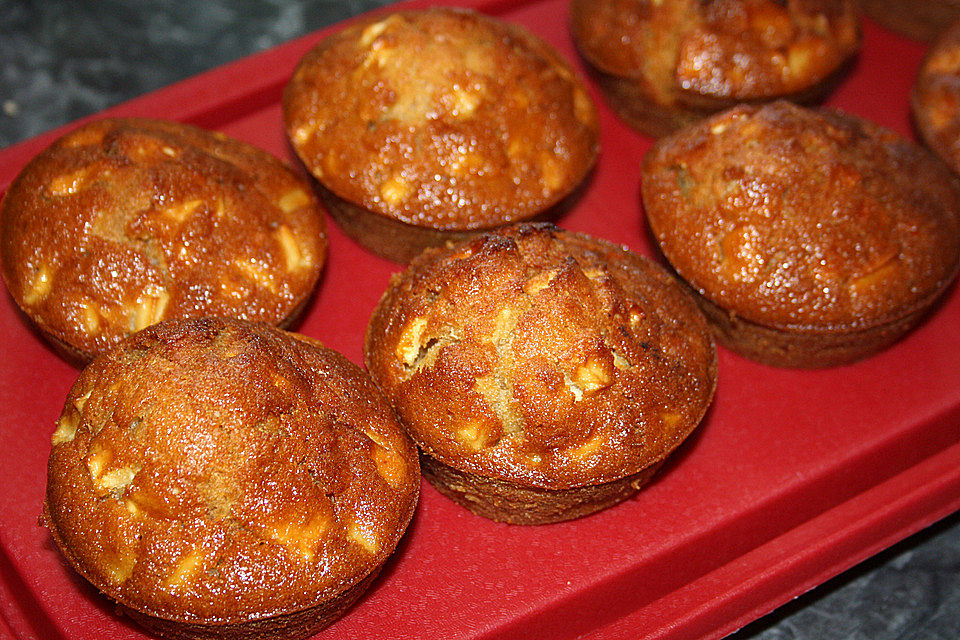 Schnelle Apfelmuffins mit Apfelsaft