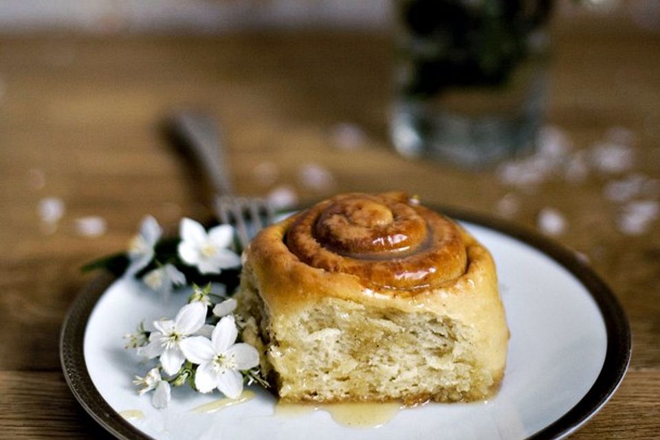 Zimtschnecken mit Sahneguss