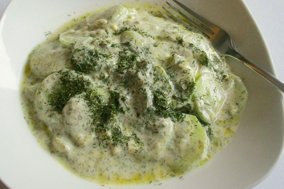 Gurkensalat mit Dill