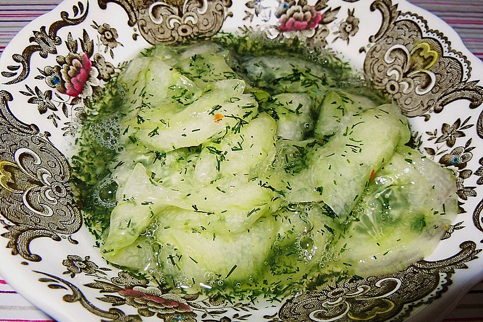 Gurkensalat mit Dill