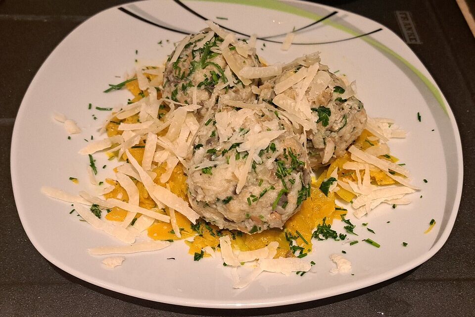 Pilzknödel mit Muskatkürbis