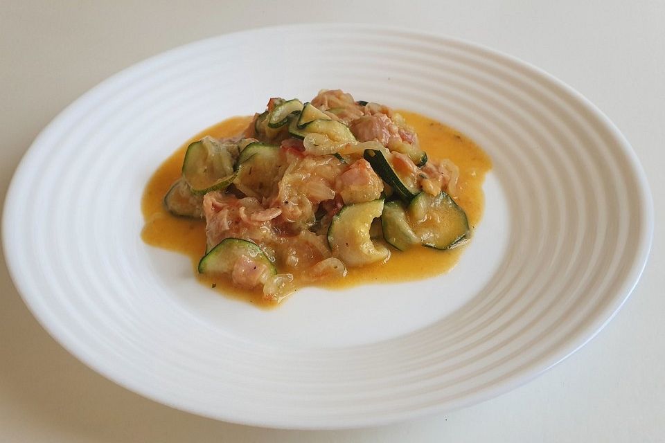 Zucchini-Pfännchen mit Schinken