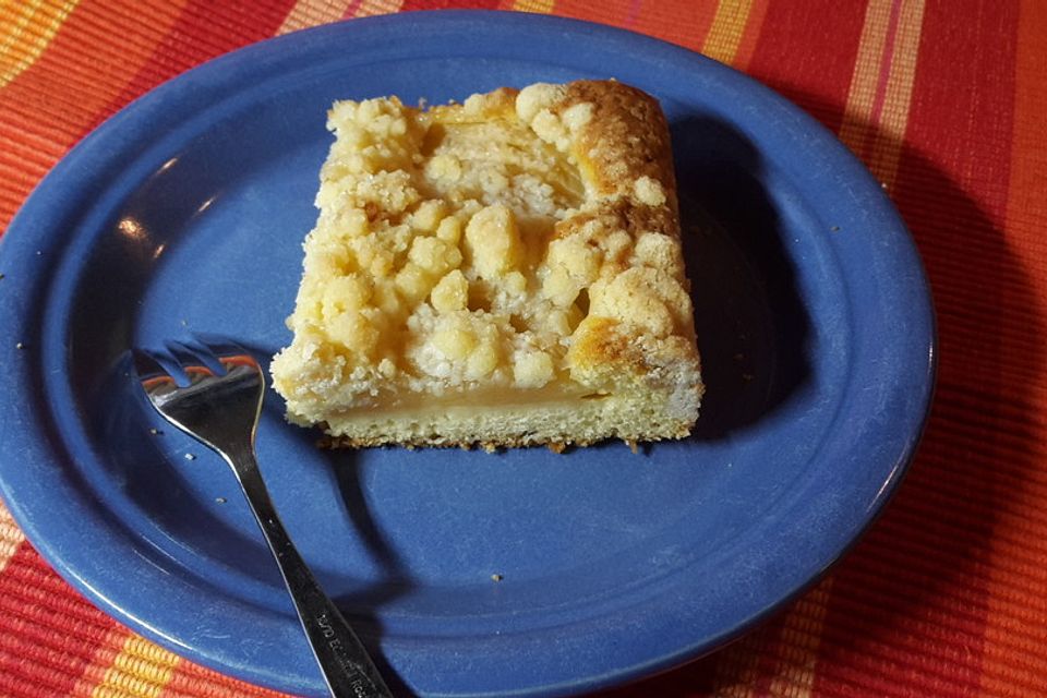 Apfelkuchen mit Streuseln