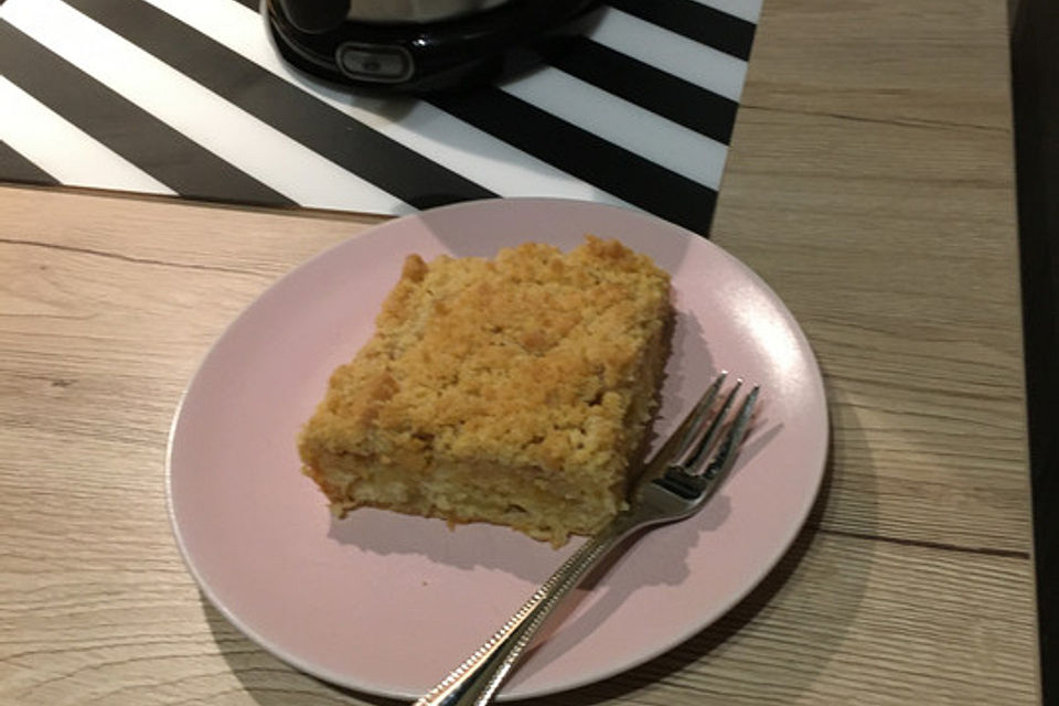 Apfelkuchen mit Streuseln