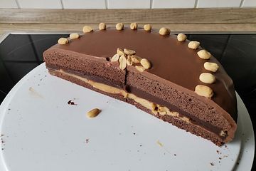 Erdnuss-Karamell-Schokoladentorte