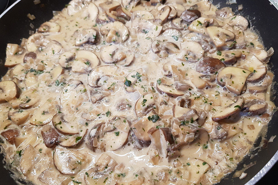 Champignon-Rahmsauce mit Weißwein