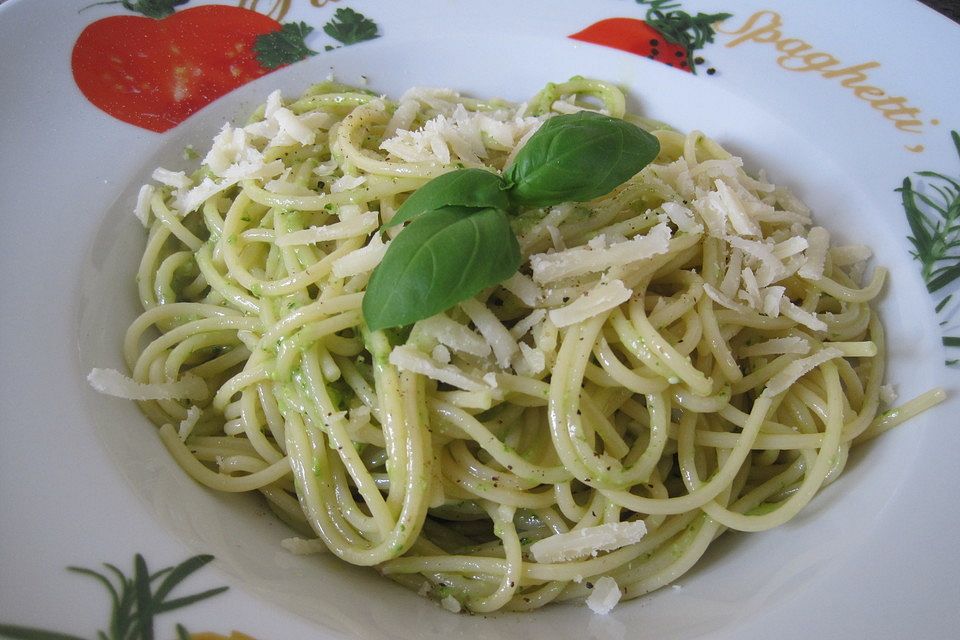 Spaghetti mit Pfeffer und Käse