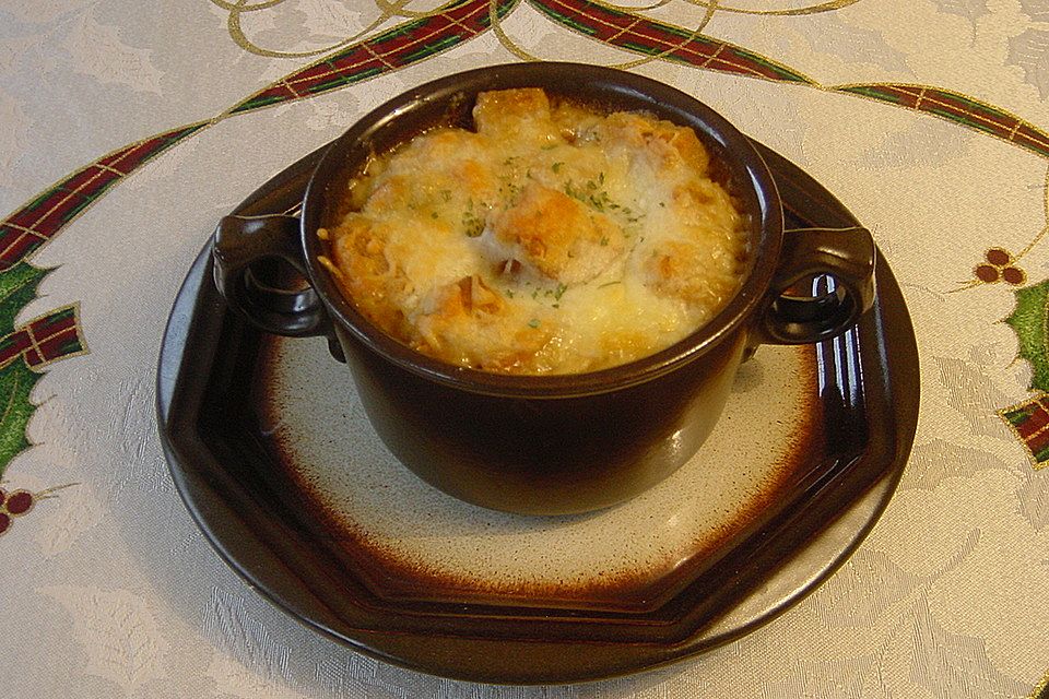 Französische Zwiebelsuppe mit Frankenwein