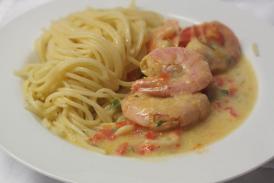 Pasta mit Garnelen in Kokos-Sahne-Soße