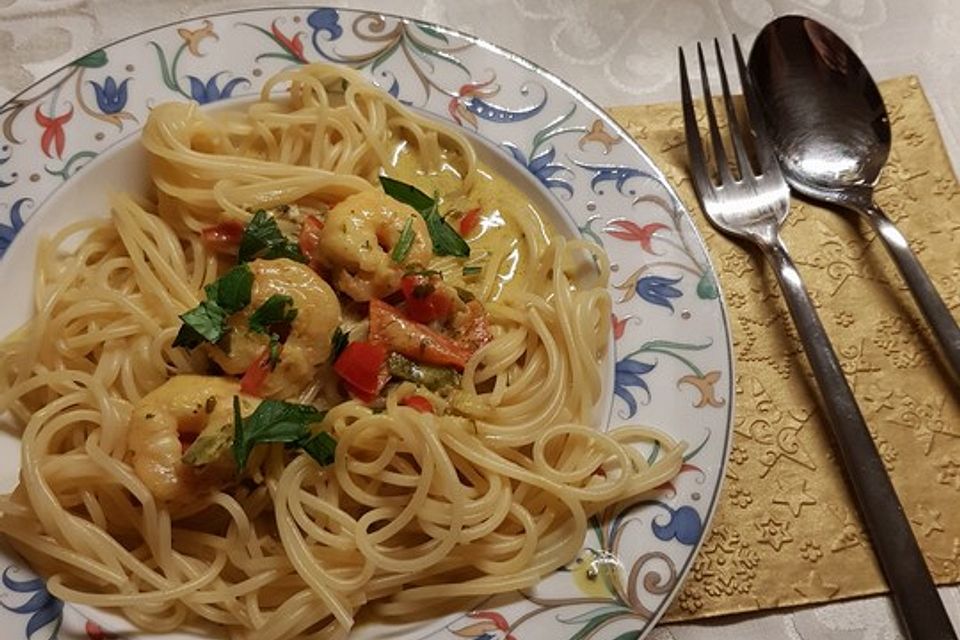 Pasta mit Garnelen in Kokos-Sahne-Soße